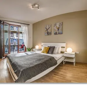 4* Aparthotel Avantgarde