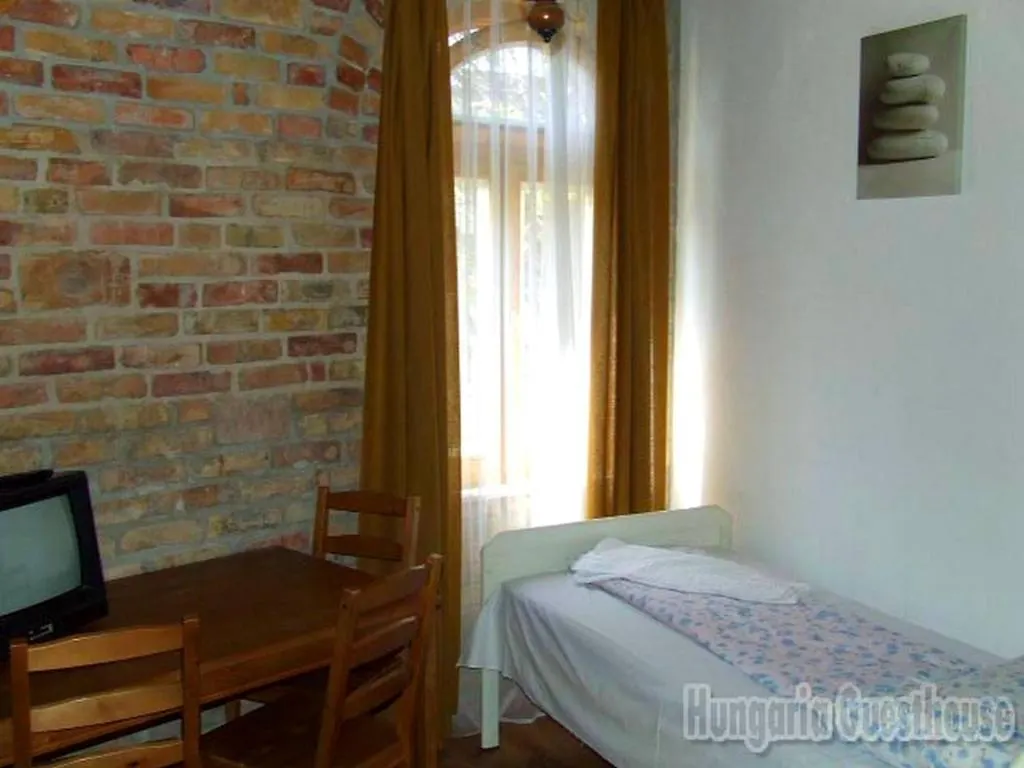 Hungaria Guesthouse Budapest 2*,
